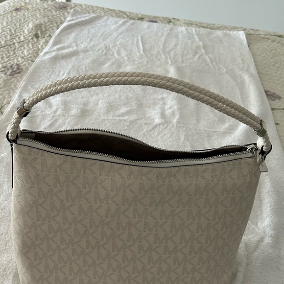 Michael Kors hobo bag - Picture 10 of 14